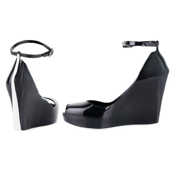 Melissa Black and White Patchuli Peep Toe Jelly Ankle Strap Wedge Shoe Size 6 - Picture 11 of 12